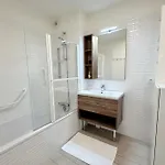 Comfortable T3 With Terrace And Garage! Apartmán