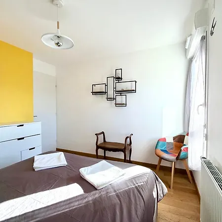Comfortable T3 With Terrace And Garage! *