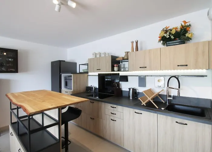 Apartman Comfortable T3 With Terrace And Garage! *